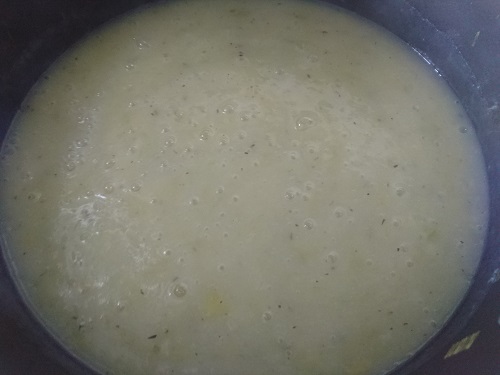 Leek and potato soup after blending